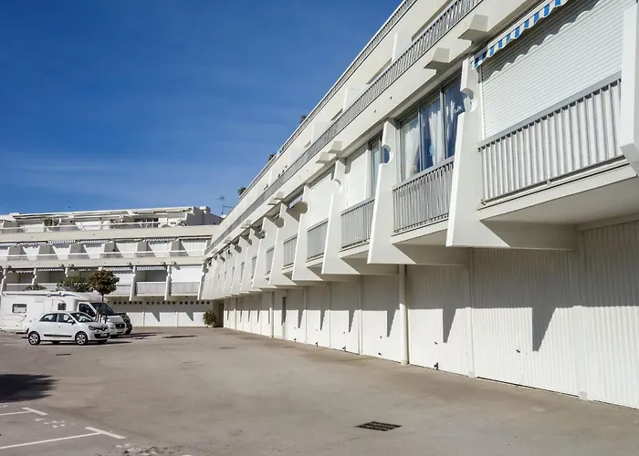 La Fregate-13 By Interhome Le Grau-du-Roi